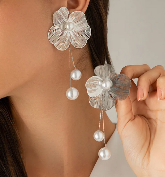 ARETE SILVER FLOWER